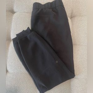 Lululemon High Rise Jogger Size 10 - Black
